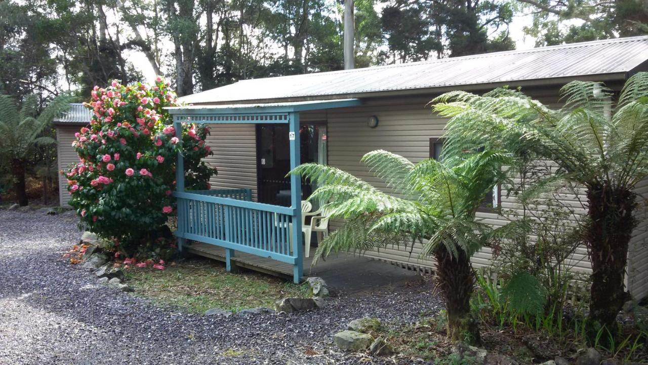 Strahan Retreat Holiday Park Bagian luar foto