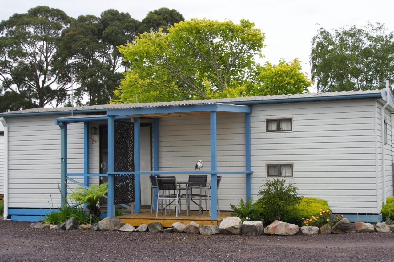 Strahan Retreat Holiday Park Bagian luar foto