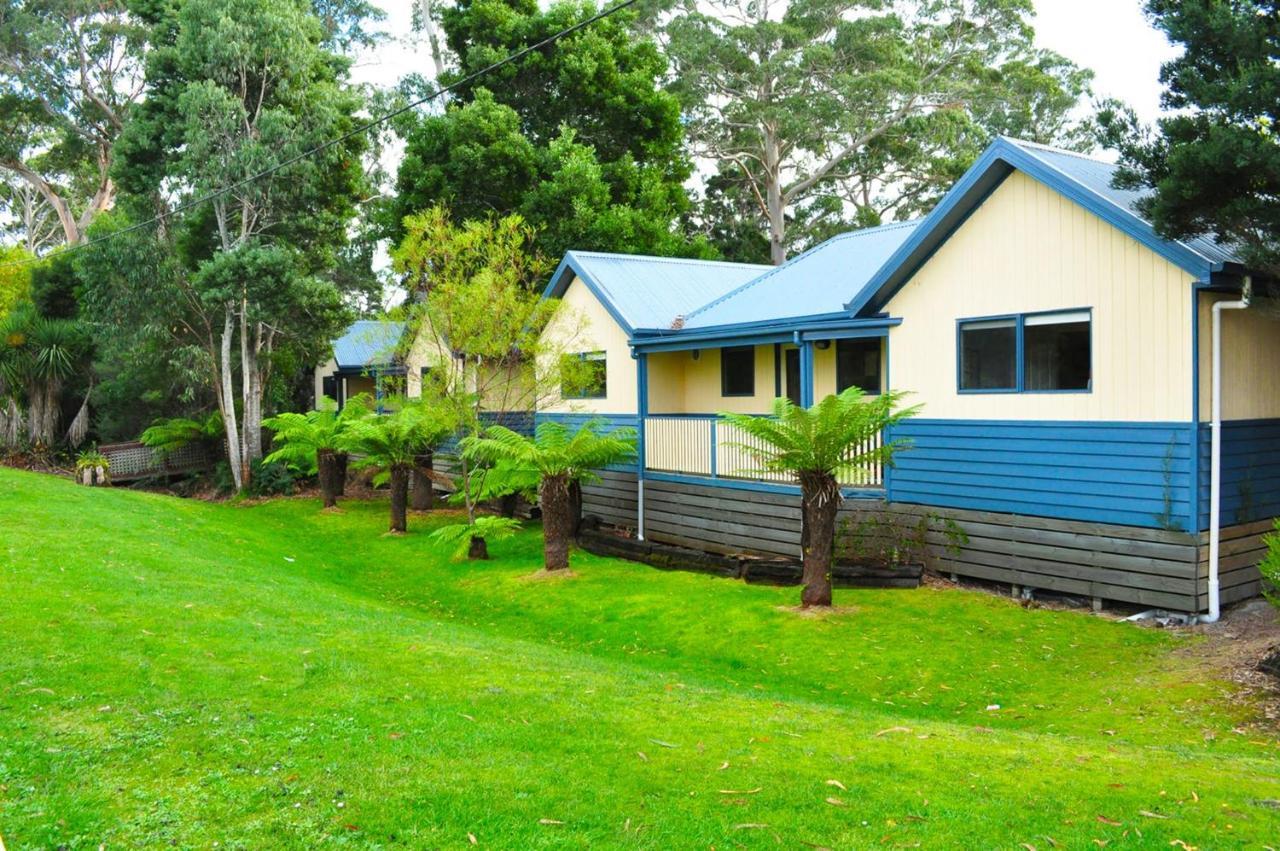 Strahan Retreat Holiday Park Bagian luar foto