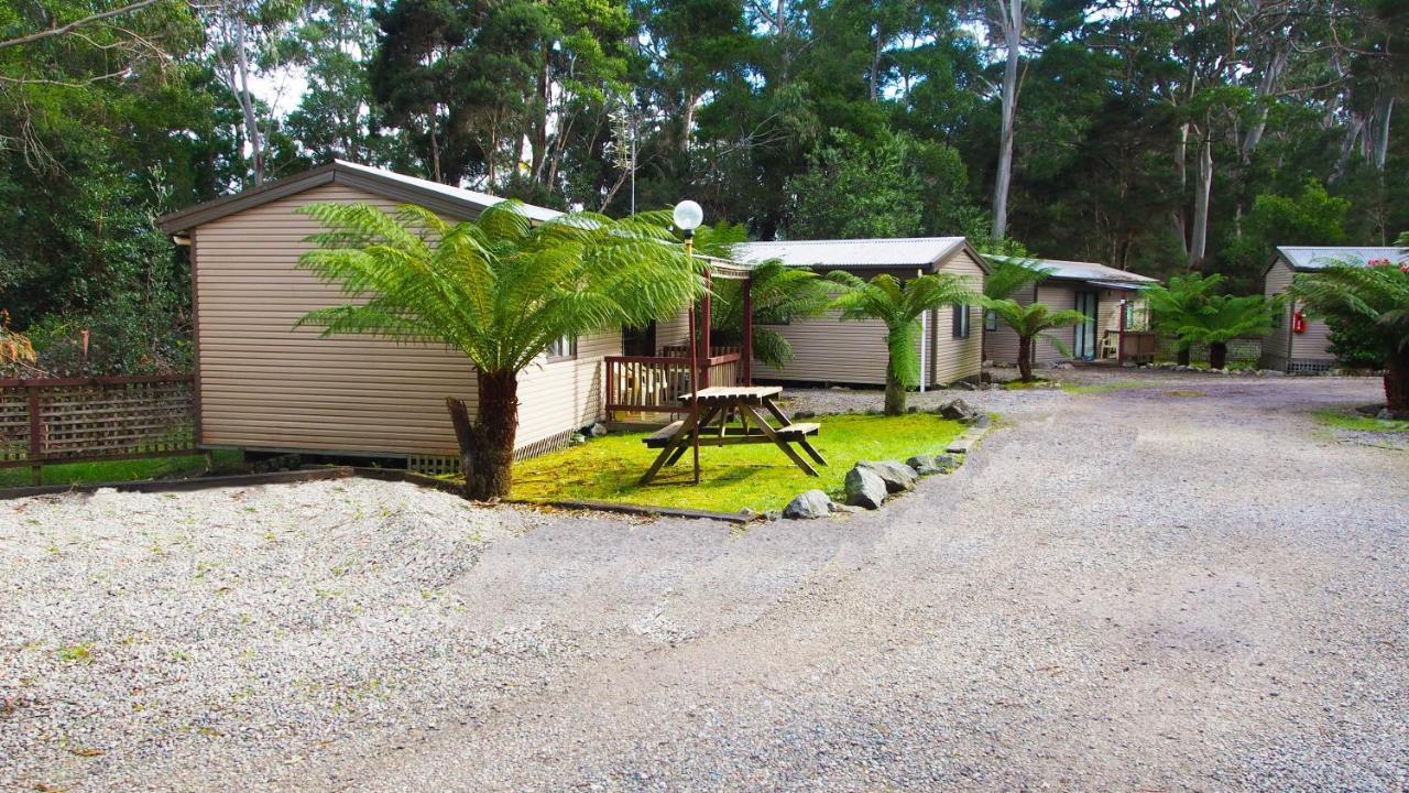 Strahan Retreat Holiday Park Bagian luar foto