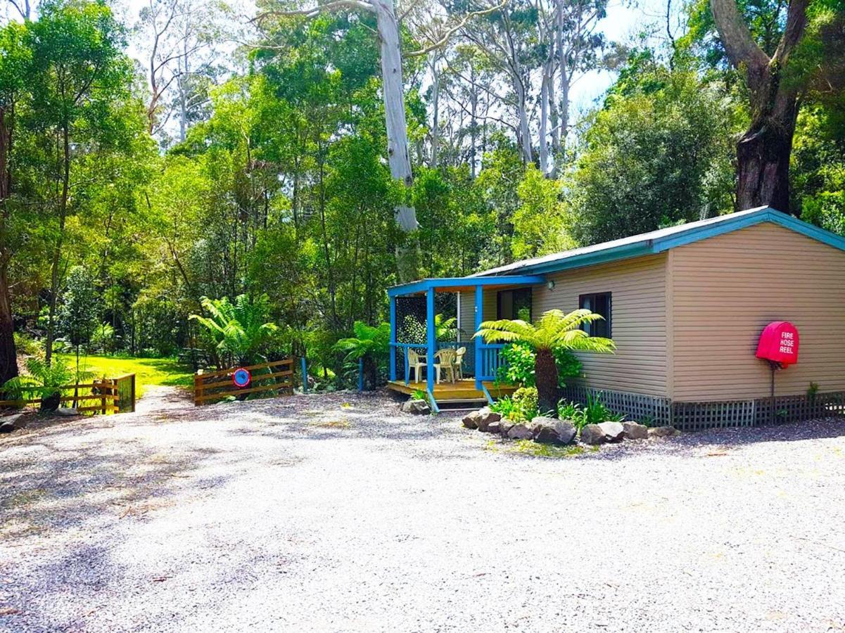 Strahan Retreat Holiday Park Bagian luar foto