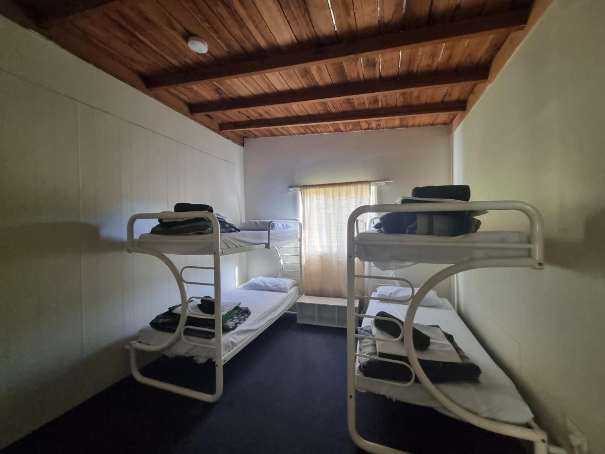 Strahan Retreat Holiday Park Bagian luar foto