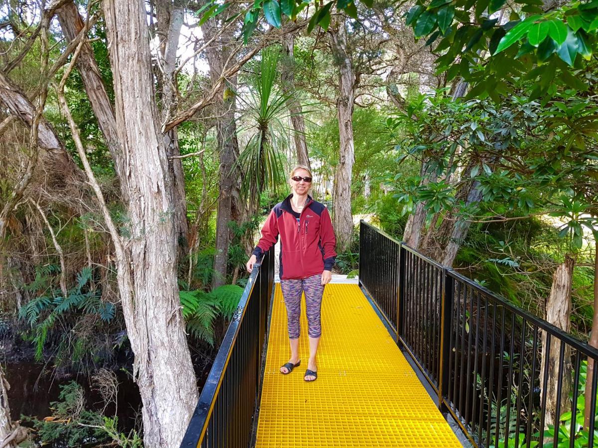 Strahan Retreat Holiday Park Bagian luar foto