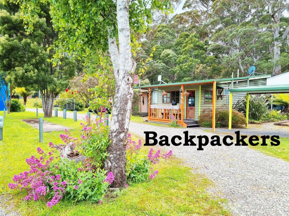 Strahan Retreat Holiday Park Bagian luar foto