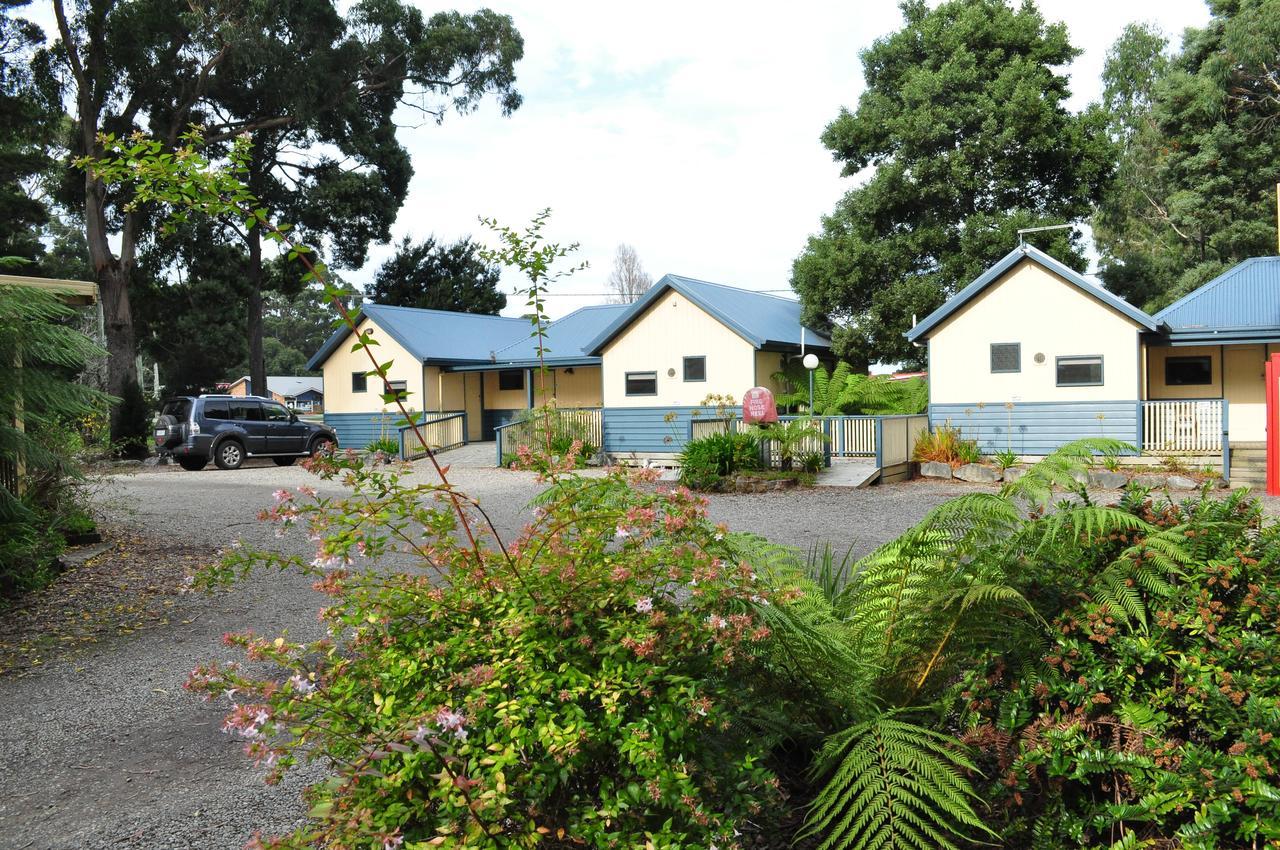 Strahan Retreat Holiday Park Bagian luar foto