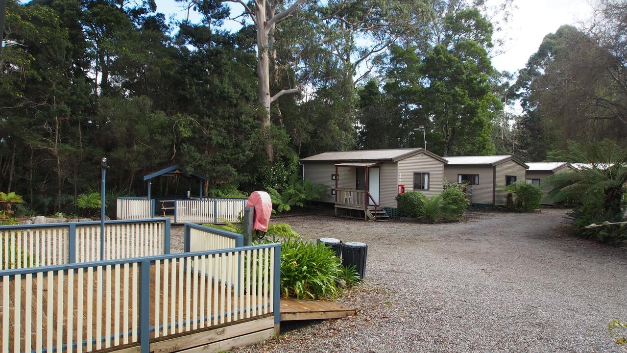Strahan Retreat Holiday Park Bagian luar foto