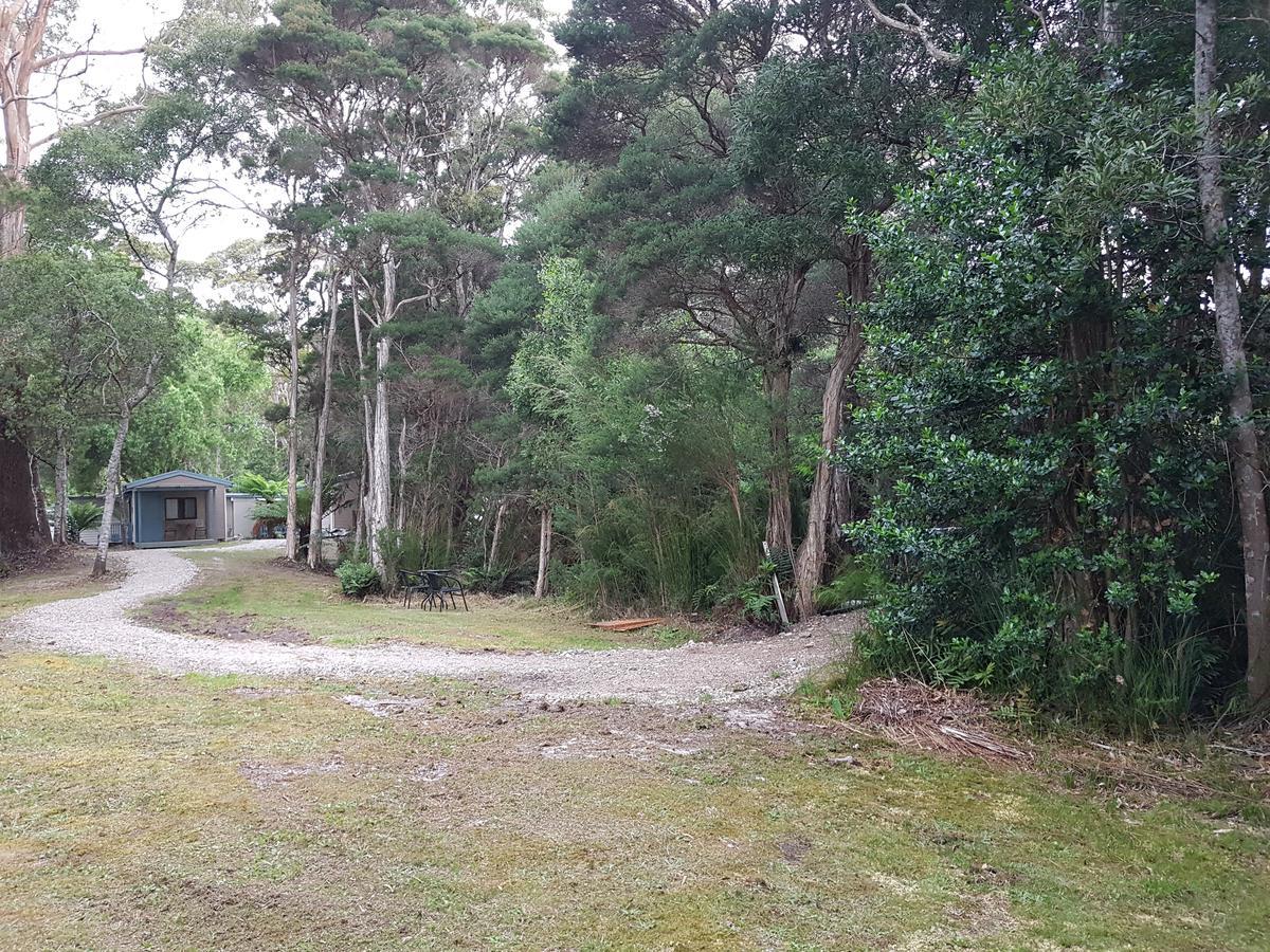 Strahan Retreat Holiday Park Bagian luar foto