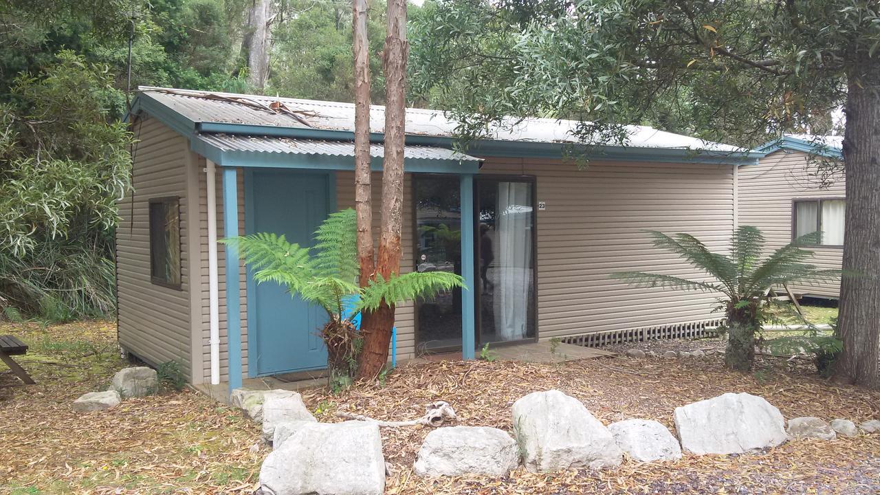Strahan Retreat Holiday Park Bagian luar foto