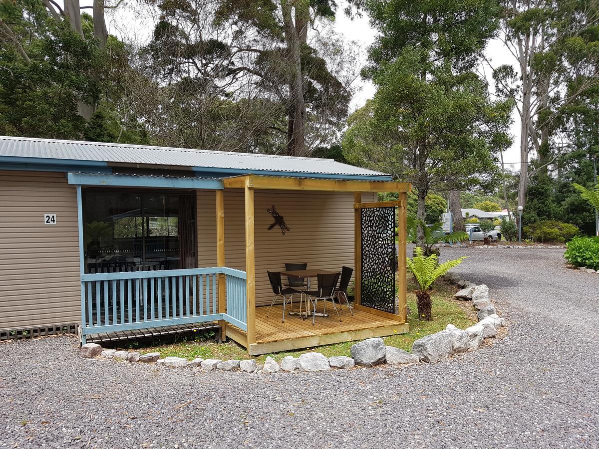 Strahan Retreat Holiday Park Bagian luar foto