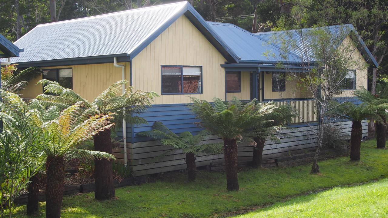 Strahan Retreat Holiday Park Bagian luar foto