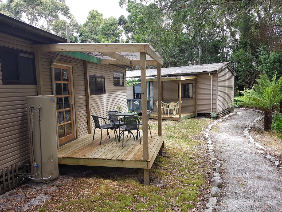 Strahan Retreat Holiday Park Bagian luar foto