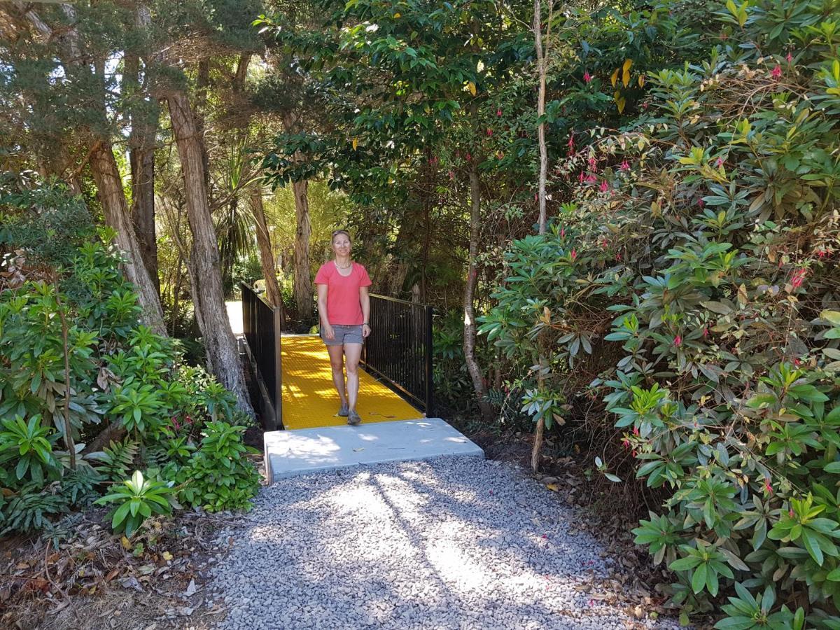 Strahan Retreat Holiday Park Bagian luar foto