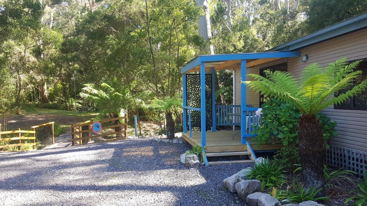Strahan Retreat Holiday Park Bagian luar foto